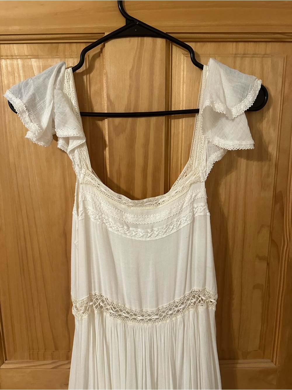Spell Elizabeth Gown - Picture 8 of 11